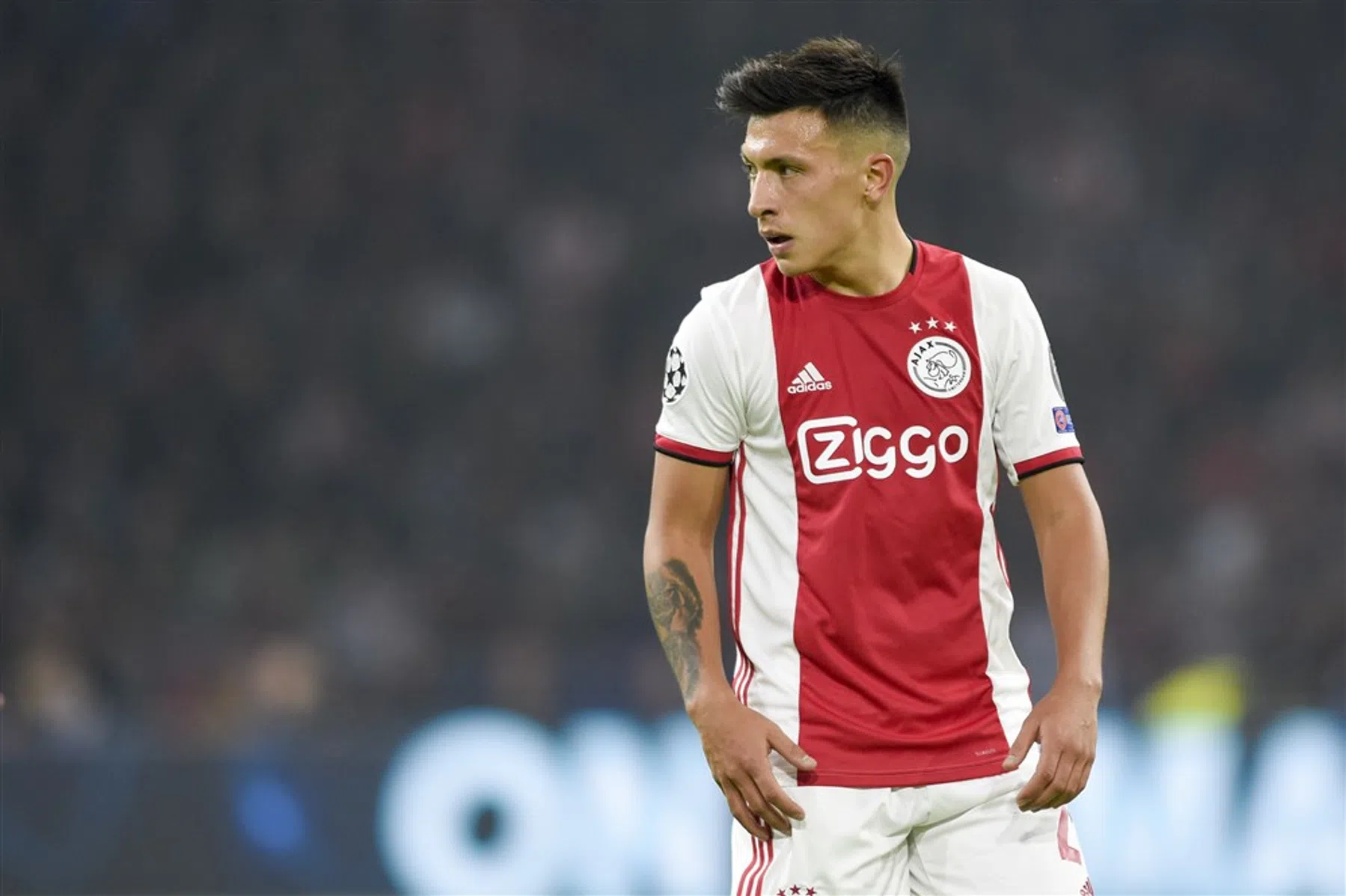 Ten Hag hakt knoop door: Martínez en Schuurs centraal achterin