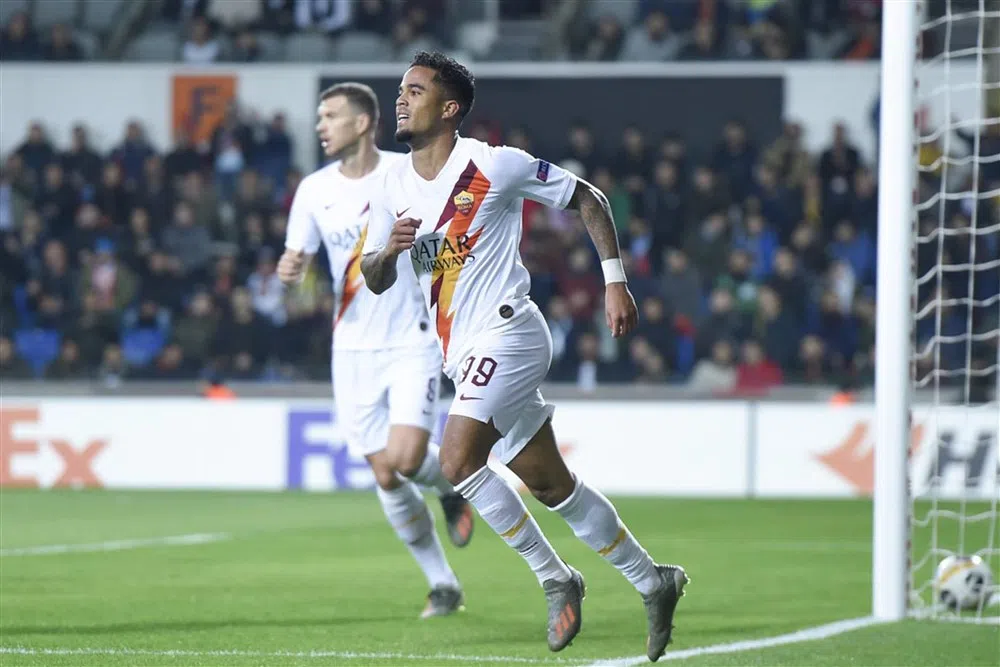 Weghorst schiet Wolfsburg naar knock-outfase, Kluivert scoort ook