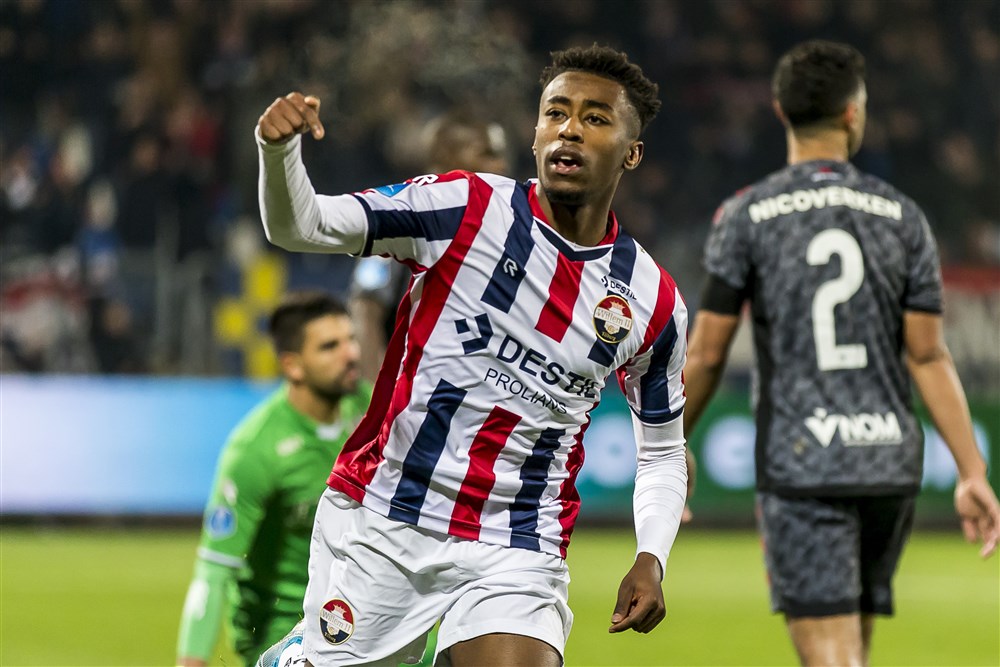 Willem II nadert PSV na voetbalshow tegen onvoorstelbaar slap Sparta