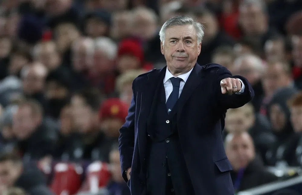 Positie uitgefloten Ancelotti bij crisisclub Napoli lijkt onhoudbaar