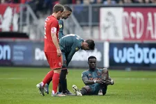 Thumbnail for article: Nieuwe zorgen Ajax: Promes volgende aanvaller met blessure