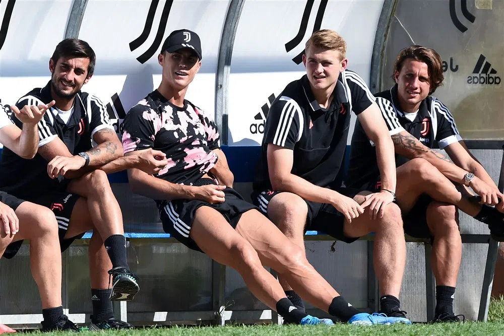 Juventus-directeur looft 'monster' De Ligt en lacht om Ronaldo-criticasters