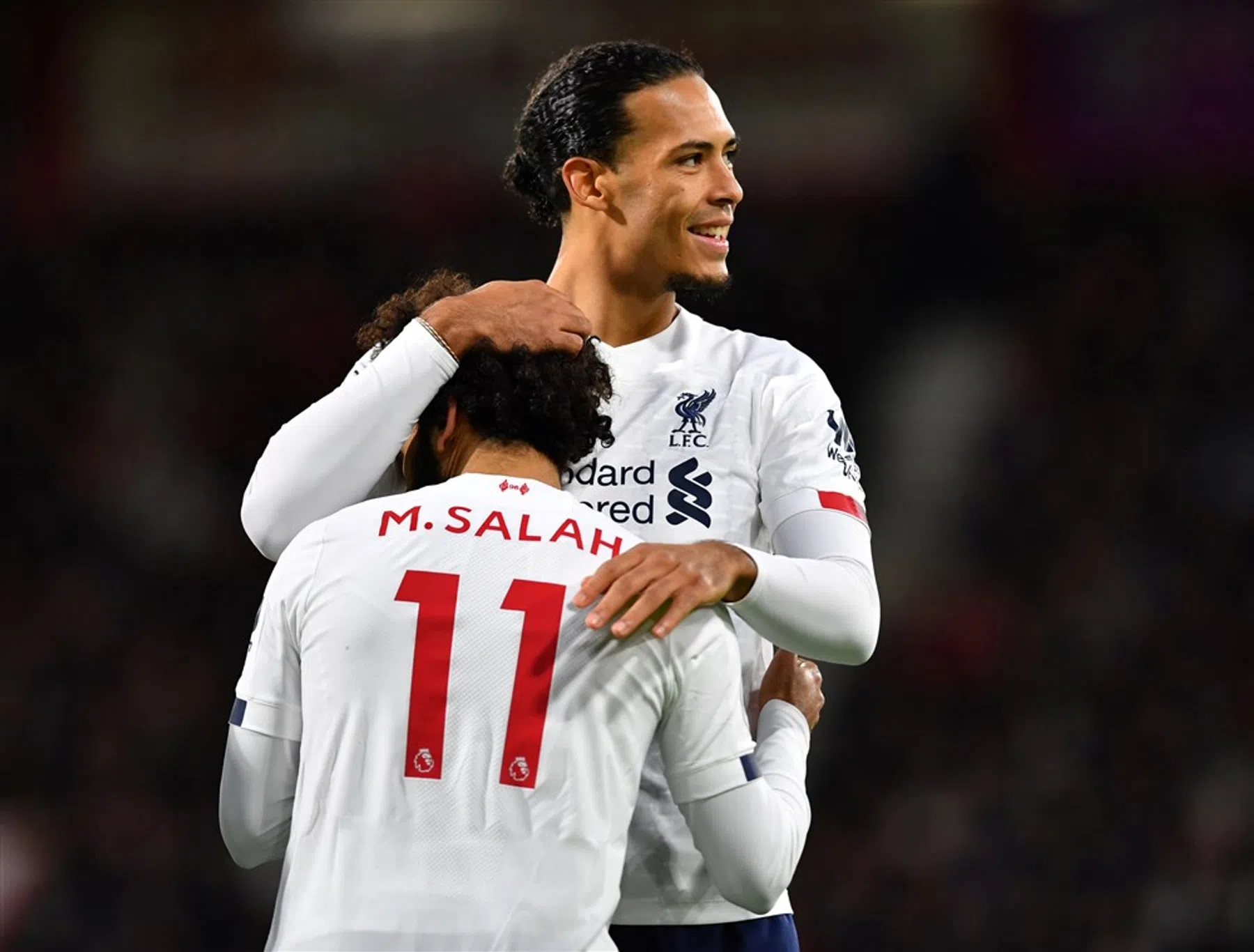 Liverpool legt Bournemouth over de knie na vroege aftocht Aké