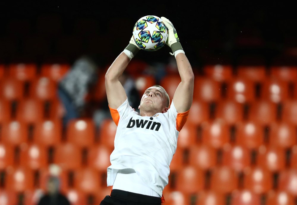 Cillessen valt vroeg uit en dreigt Ajax-uit te missen