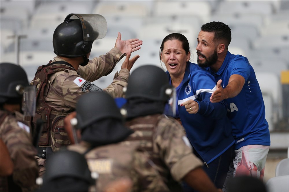 Woede, ongeloof, verdriet en rellen: Cruzeiro na 98 jaar gedegradeerd