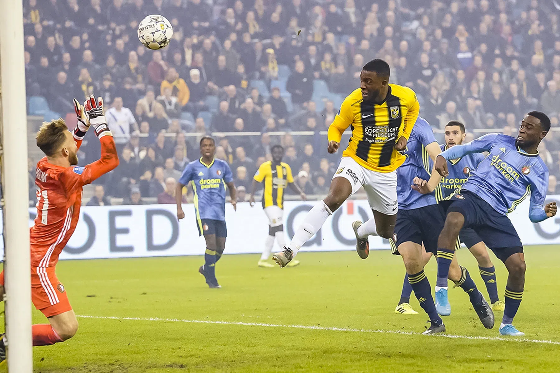 De woelige week van Vitesse en Bazoer: 'Was erg blij met Slutsky'