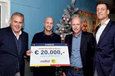 Thumbnail for article: Voetbal International steunt Cruyff Foundation