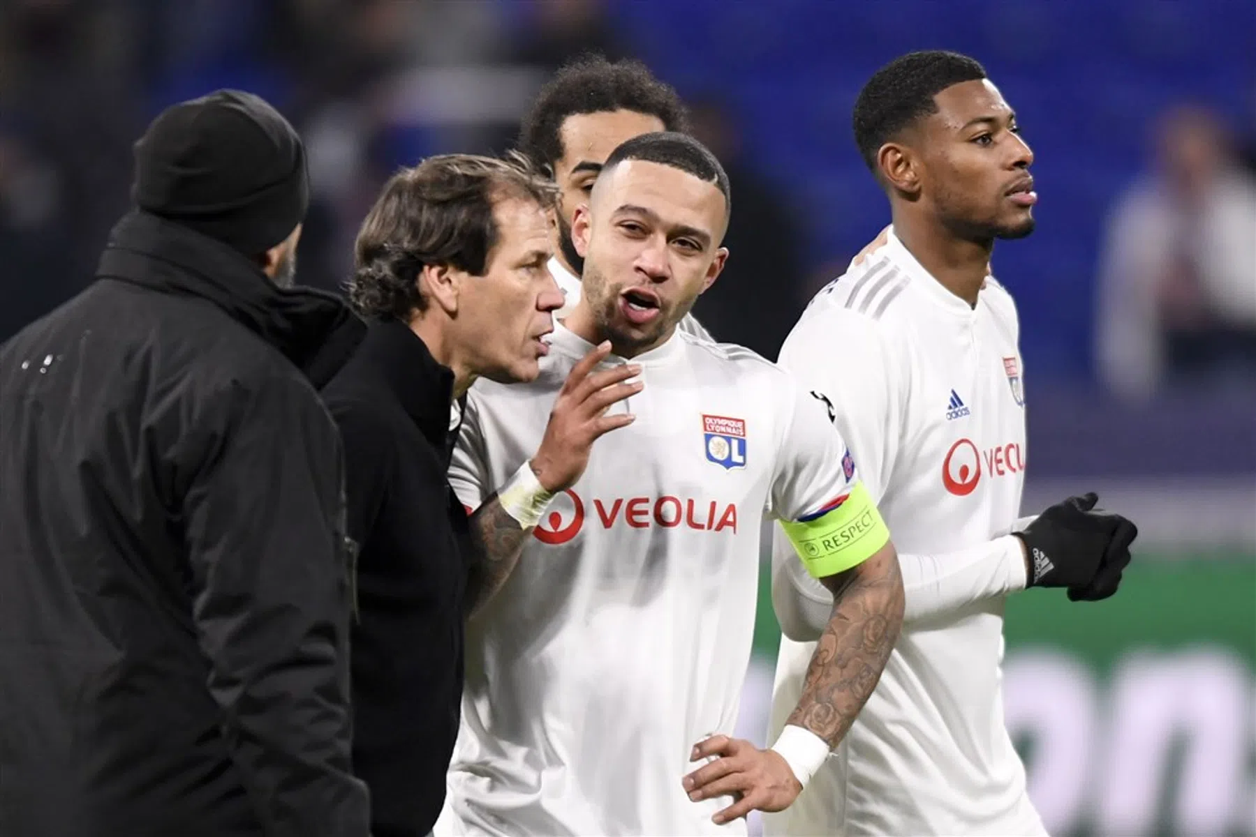 Lof voor 'voorbeeldige captain' Memphis: 'Deze fan wordt zwaar gestraft'