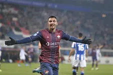 Thumbnail for article: Sensatieploeg Willem II straft fouten Heerenveen genadeloos af