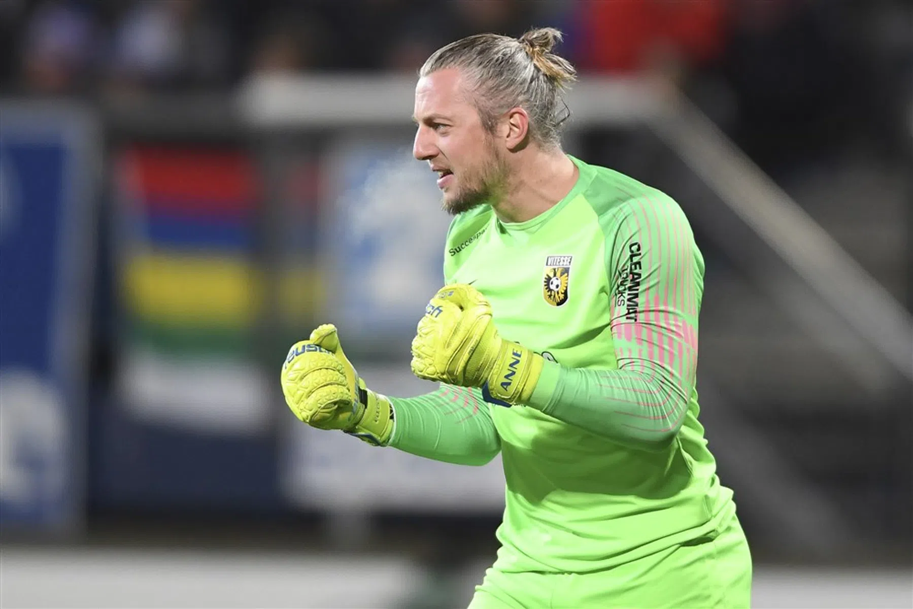 Stropdaspass Pasveer zet Vitesse op juiste spoor in Enschede