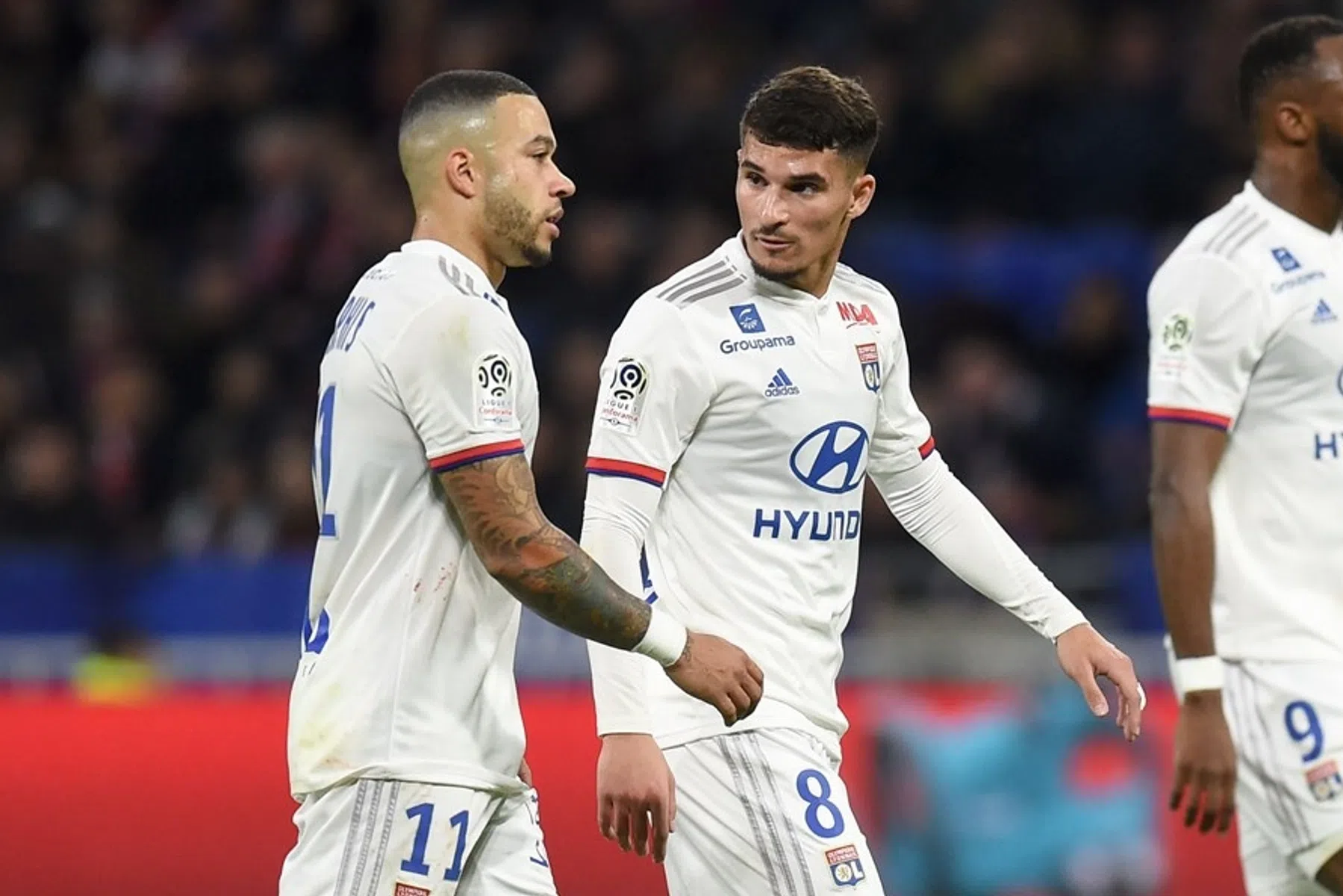Afgehaakte aanvoerder Memphis ziet het op valreep misgaan bij Lyon