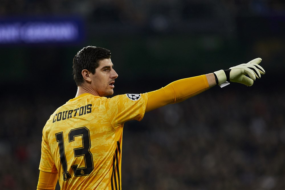 Courtois scoort bijna en is spil in ontsnapping Real Madrid bij Valencia