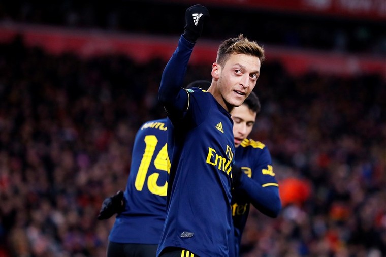 Arsenal komt met reactie op politiek statement Özil 