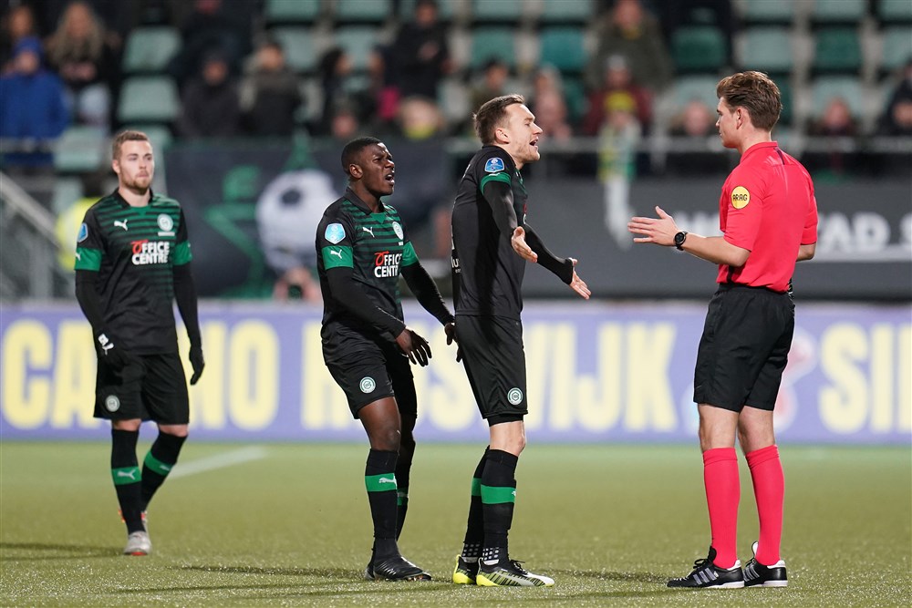 Foeterende Buijs krijgt gelijk: rode kaart Zeefuik geseponeerd