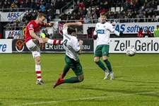 Thumbnail for article: Worstelend AZ komt pas na rood Clasie los tegen amateurs