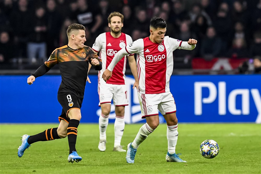 'Ambitieus Lyon gaat transfermarkt op na zware blessure Memphis'