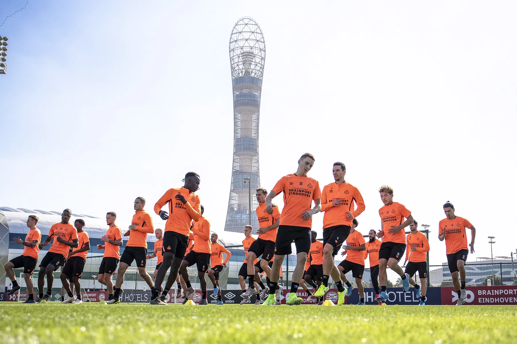 PSV kiest door politieke spanningen andere terugreis vanuit Qatar