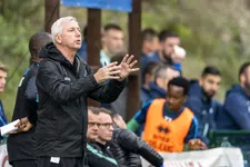 Thumbnail for article: Alan Pardew probeert het bij ADO Den Haag op zijn Engels