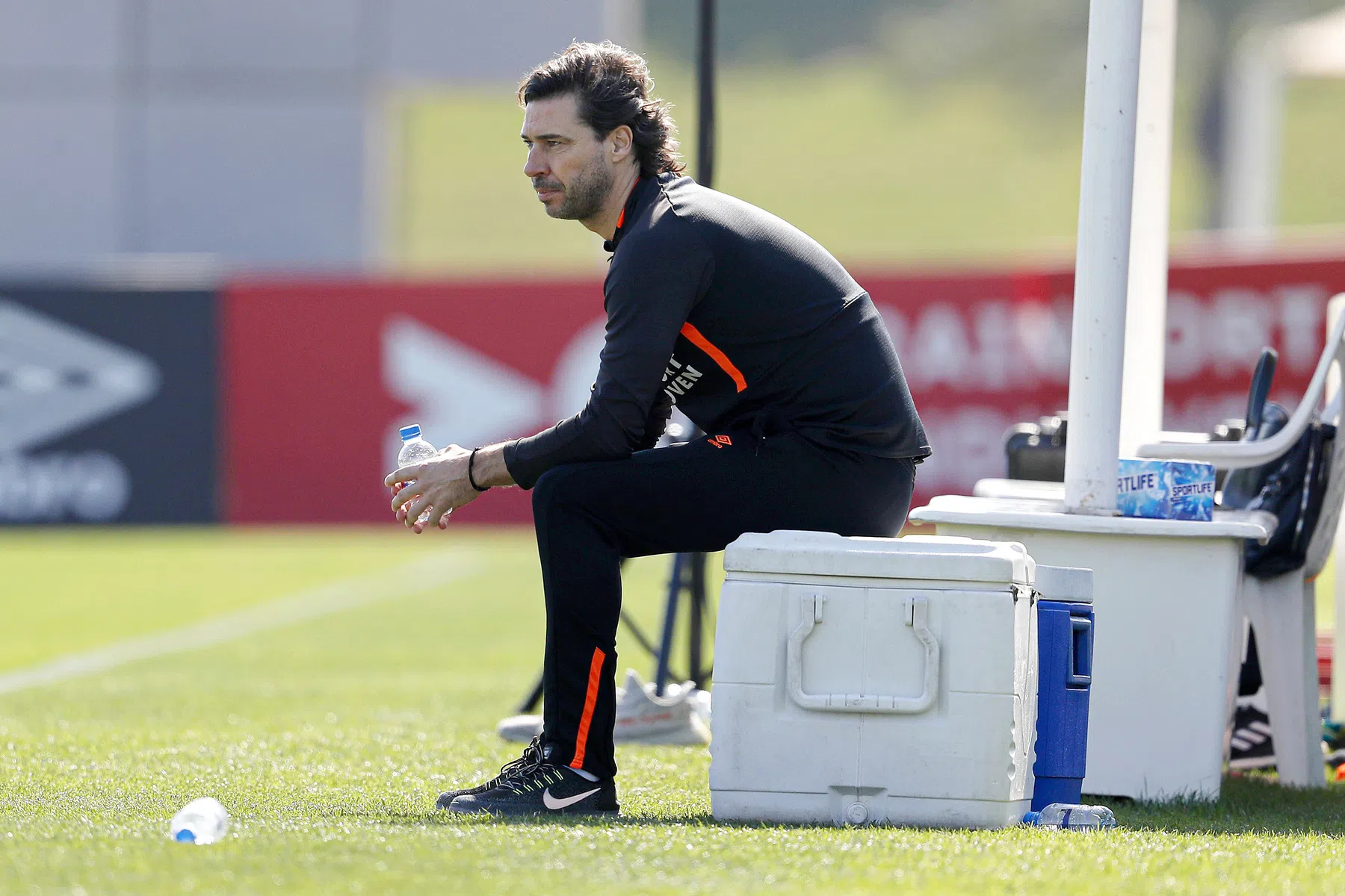 De Jong vraagt geduld na miljoeneninvesteringen PSV: 'Het is veel te vroeg'