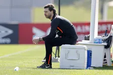 Thumbnail for article: De Jong vraagt geduld na miljoeneninvesteringen PSV: 'Het is veel te vroeg'