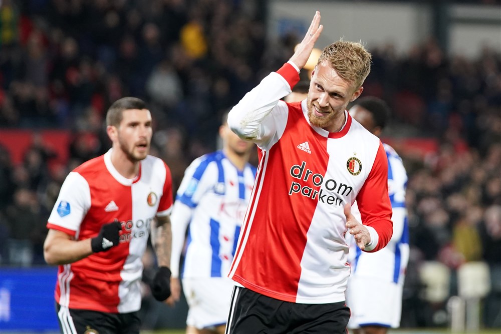 Jørgensen staat eindelijk op en leidt Feyenoord langs Heerenveen
