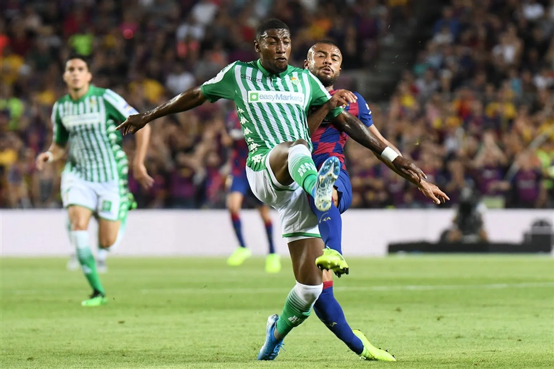 VI Scout: de nieuwe Dani Alves heeft twee eigenaren