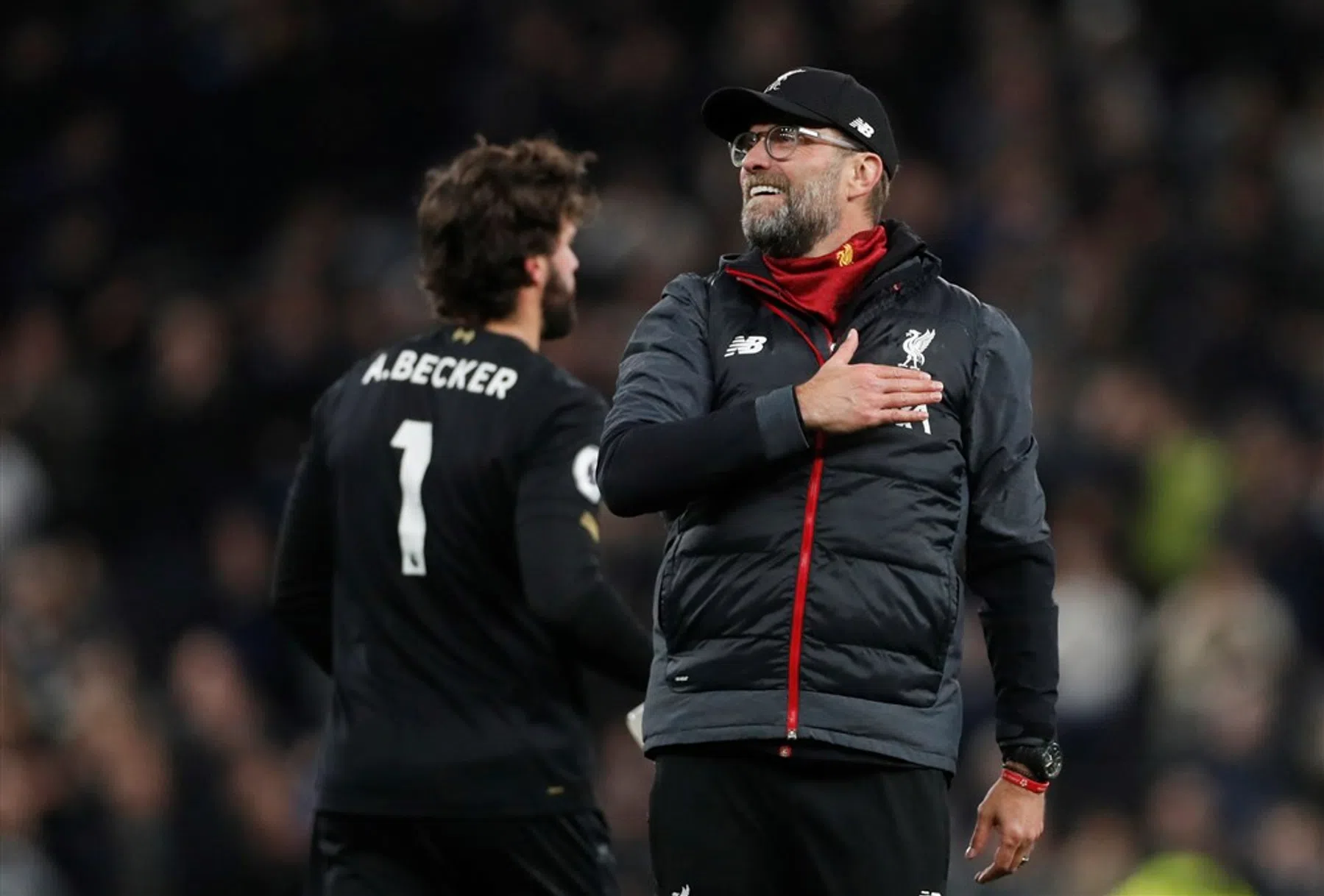 Klopp weigert met fans te feesten, maar geniet: 'Supervoetbal, wow!'