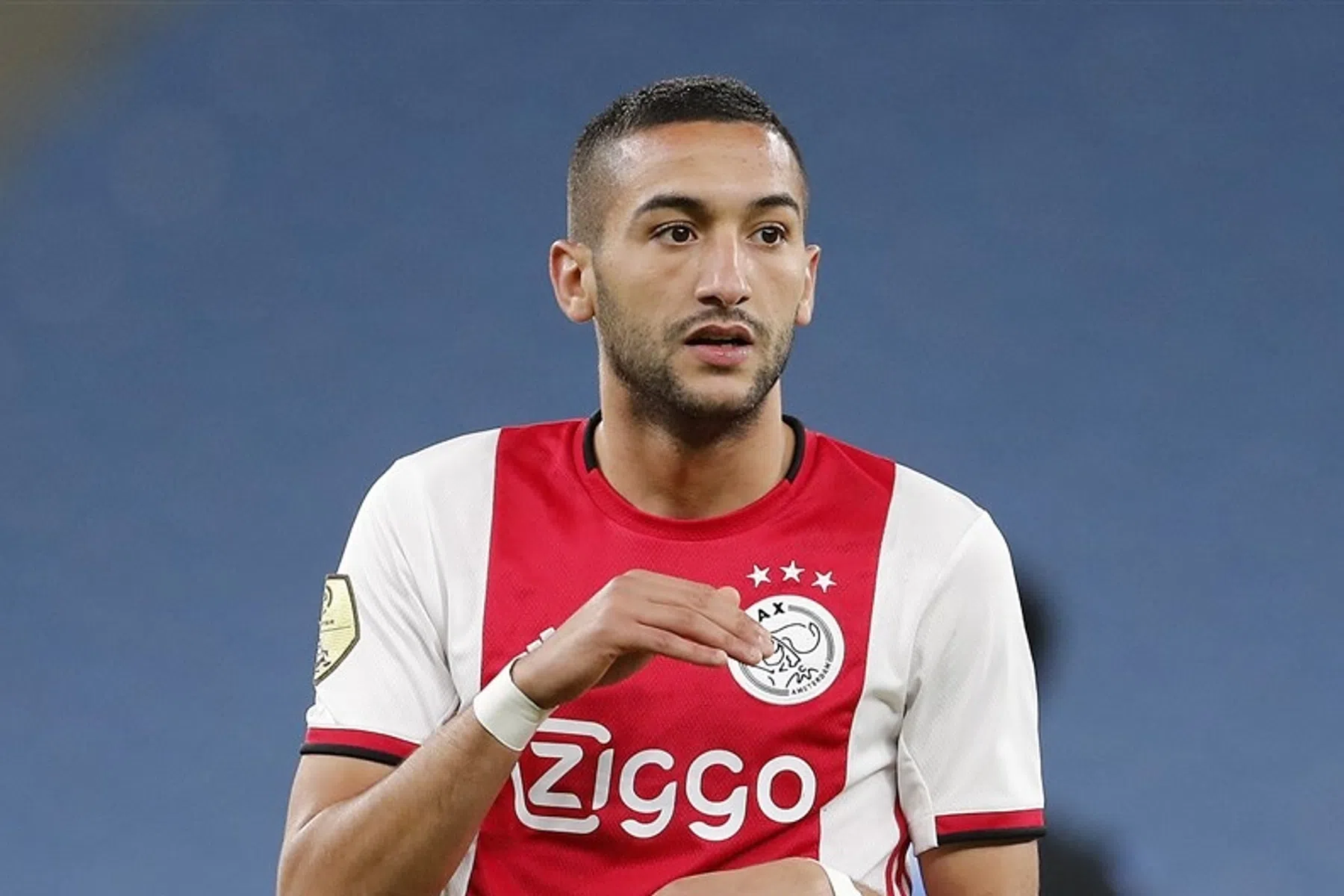 Blessure verpest Eredivisie-herstart voor Ziyech