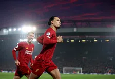 Thumbnail for article: Van Dijk trapt op de rem na vervroegd kampioensfeest op Anfield