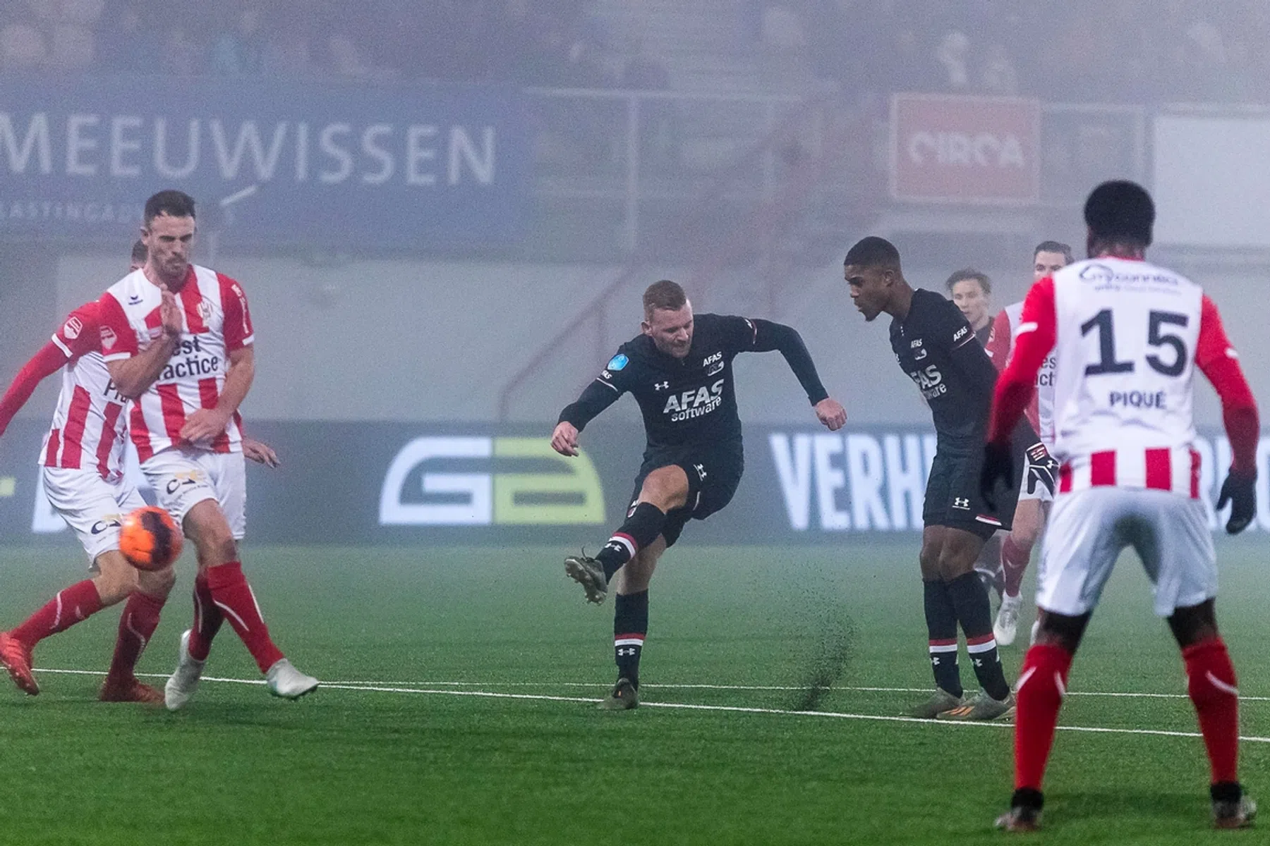 AZ eerste kwartfinalist na mistige zege in Oss