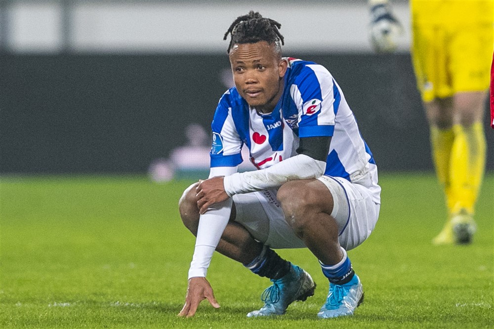 Ejuke spaart AZ: 'Ik voel me er slecht over'