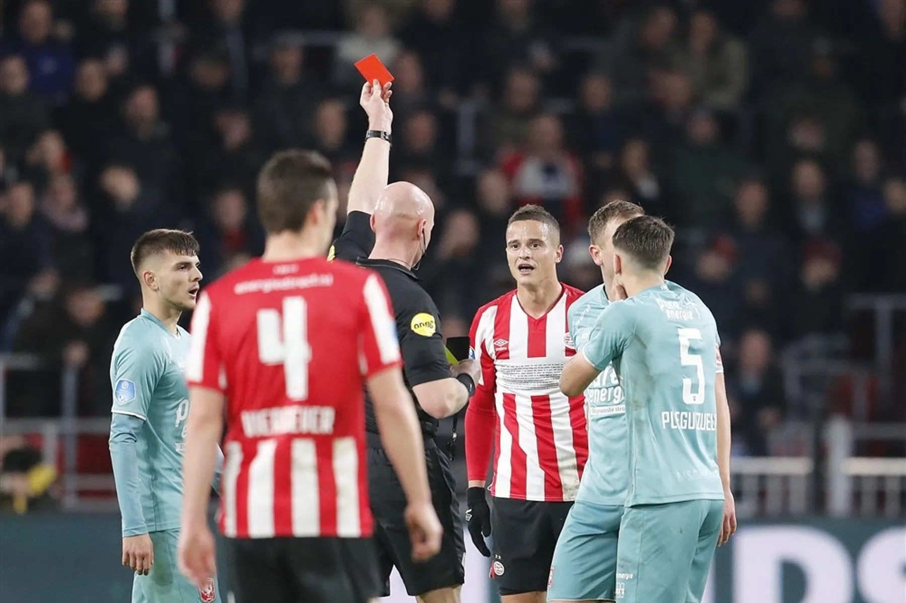 Kanonskogel Vuckic dompelt tiental PSV in rouw
