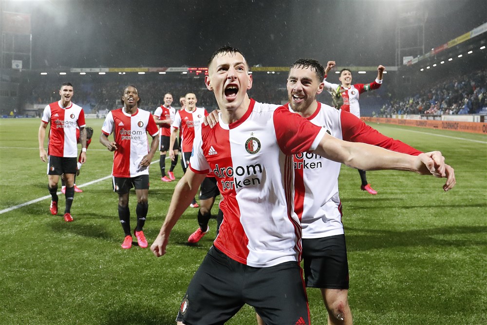 Feyenoord komt rampstart in Zwolle knap te boven