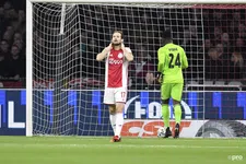 Thumbnail for article: AZ straft hardleers Ajax keihard af en gooit titelstrijd helemaal open