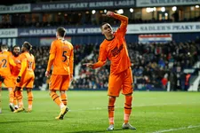 Thumbnail for article: Almirón eert zwaargeblesseerde spits van De Boer met twee goals