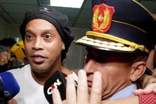 Thumbnail for article: Te vroeg gejuicht: Ronaldinho toch weer vast vanwege vals paspoort