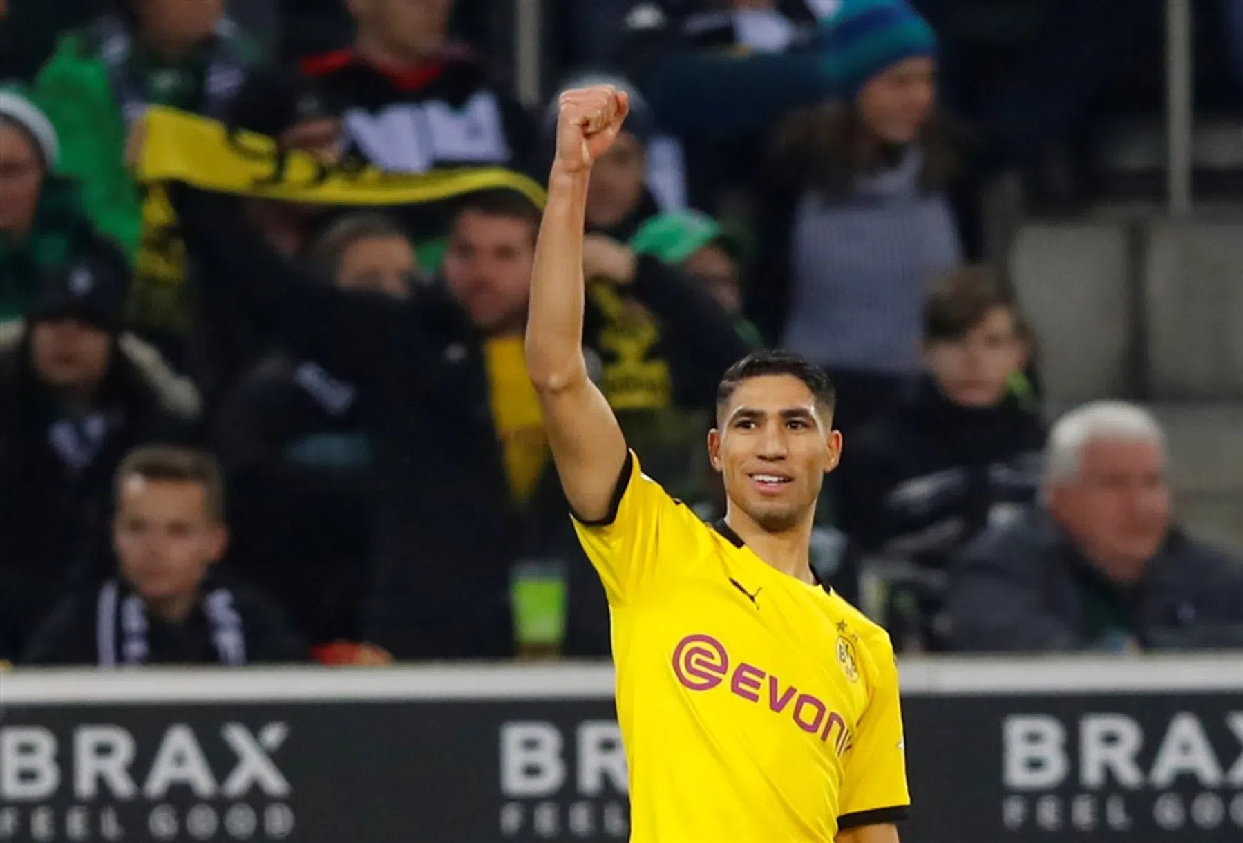 Dortmund kruipt dankzij gouden wissel Favre weer richting Bayern