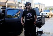 Thumbnail for article: 'Ronaldinho leeft zich uit tijdens toernooi in Paraguayaanse gevangenis'