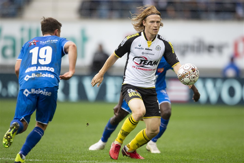 Bizarre situatie voor Hupperts in Lokeren: 'Alleen de trainer krijgt betaald'