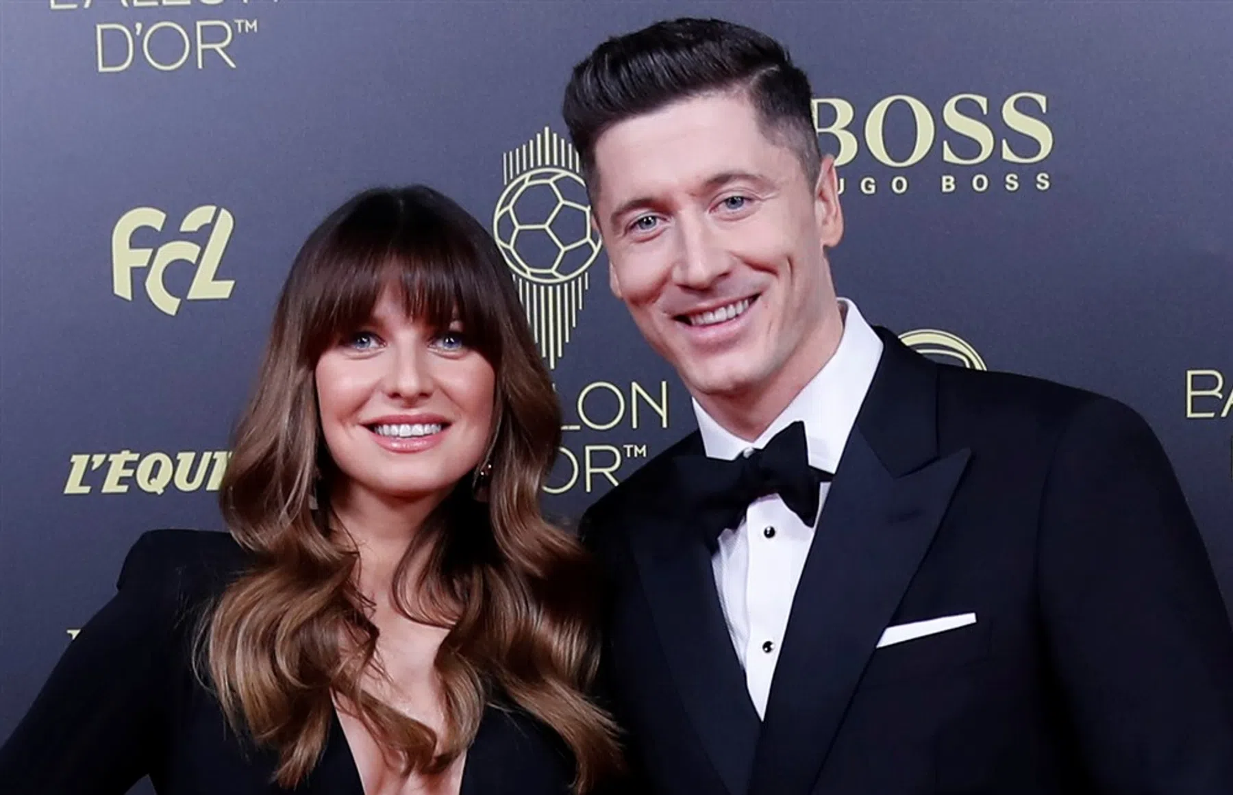 Lewandowski doneert miljoen euro: 'Zitten allemaal in hetzelfde team'