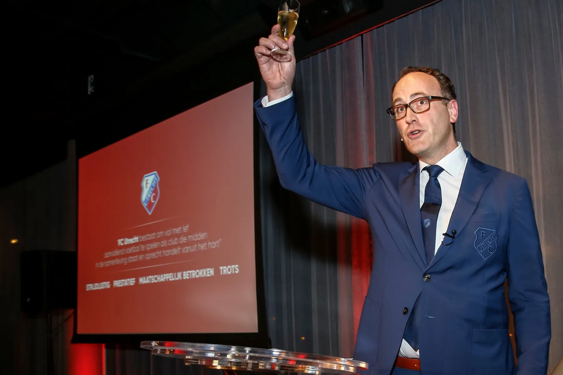 FC Utrecht roept op tot saamhorigheid: 'Clubs moeten nu gezamenlijk optrekken'