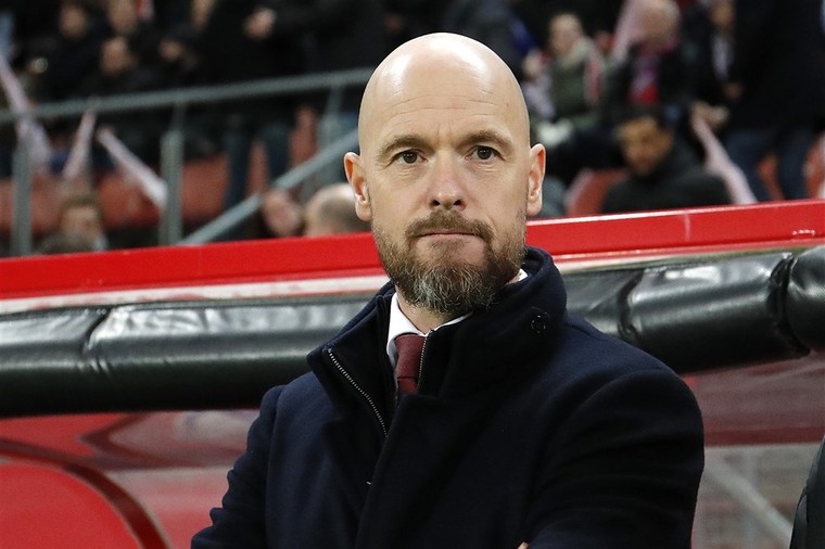 Erik ten Hag over ontwikkeling talent: 'Clubs opereren nog steeds te egocentrisch' 