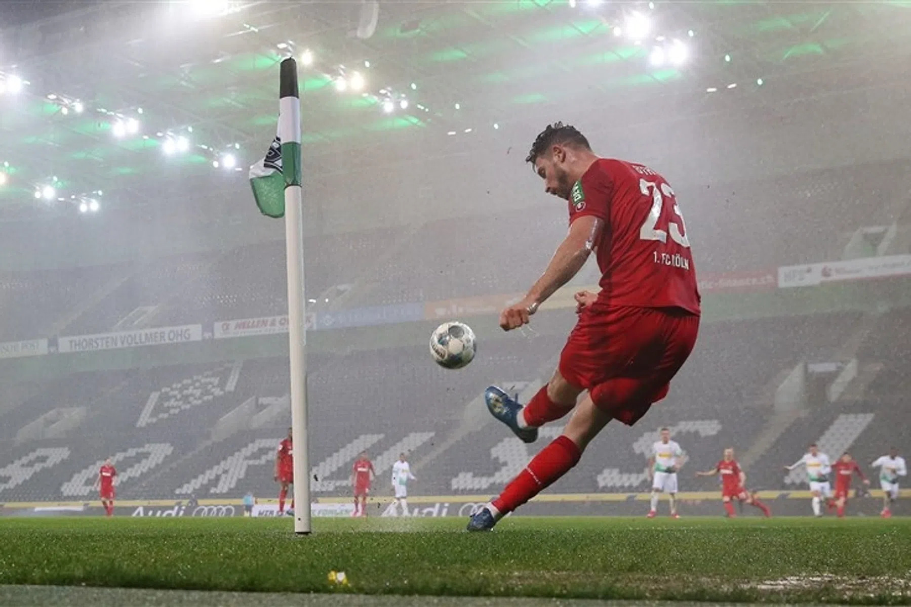 'Voorzichtige plannen voor herstart Bundesliga: spelers elke drie dagen getest'