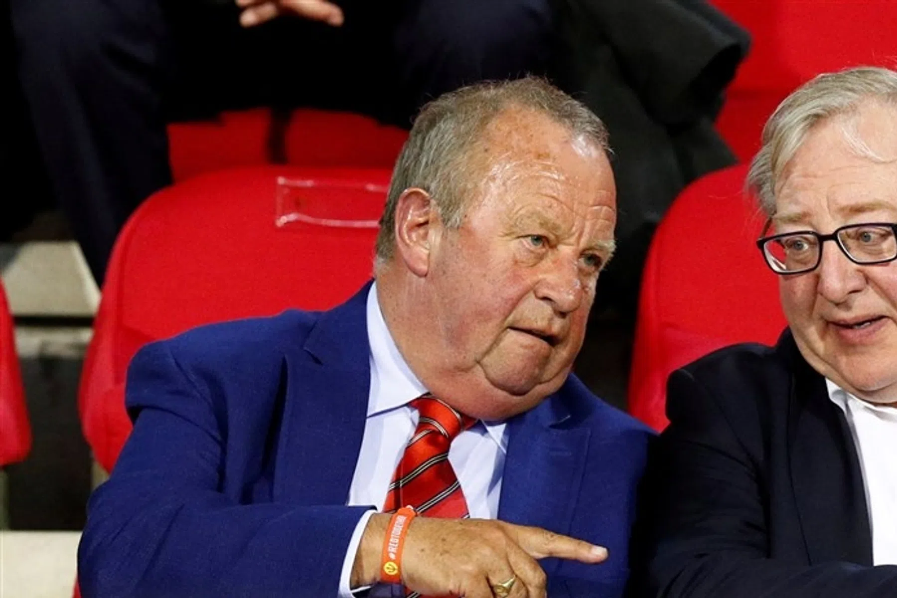 FIFA-bestuurder hekelt dreigement en koers UEFA