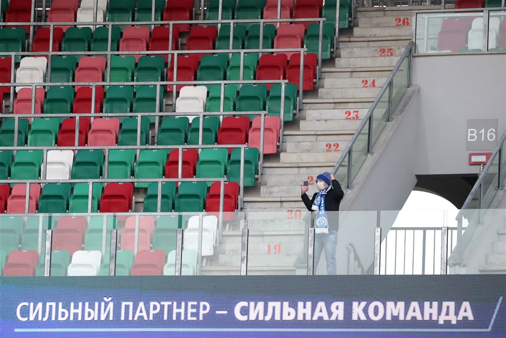 'De laatste competitie op aarde' ziet geen reden te stoppen met voetbal