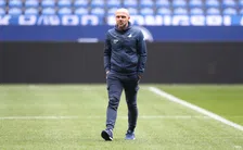Thumbnail for article: Schreuder levert salaris in en traint uur met Hoffenheim: 'Iedereen is vrolijk'