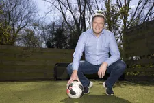 Thumbnail for article: Ajax, Barcelona, Nike: deze Nederlandse Amerikaan duidt de moderne voetbaleconomie