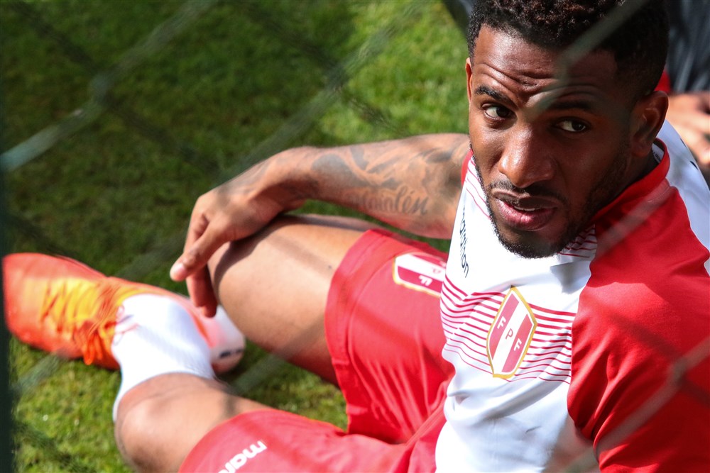 Farfán komt terug op uithaal: 'Het was allemaal een grap'