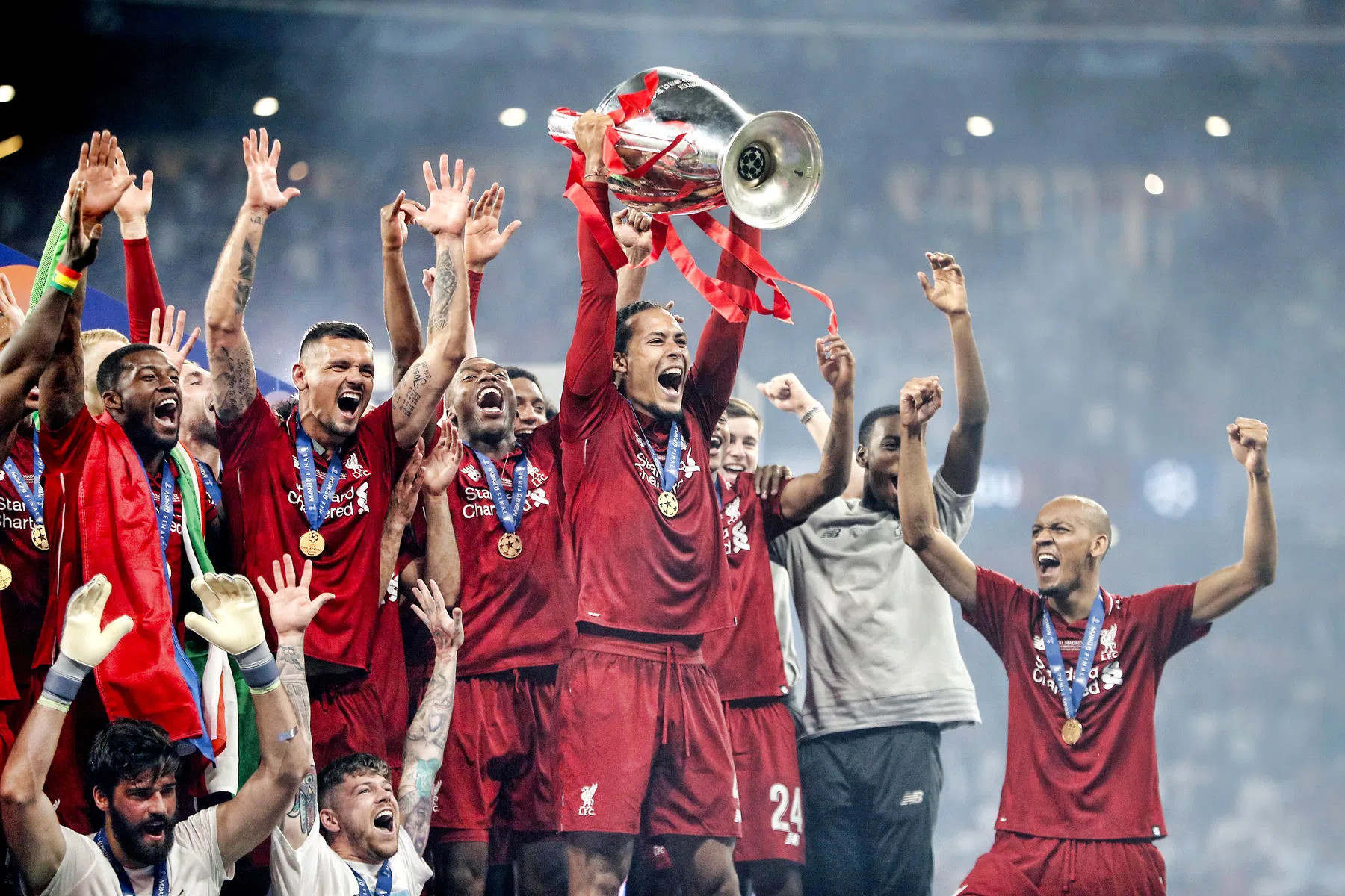 FIFA vs UEFA: van deze cijfers sla je steil achterover