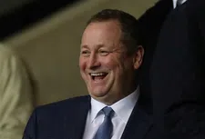Thumbnail for article: Beschimpte Newcastle-baas maakt weg vrij voor omstreden Saoedische prins